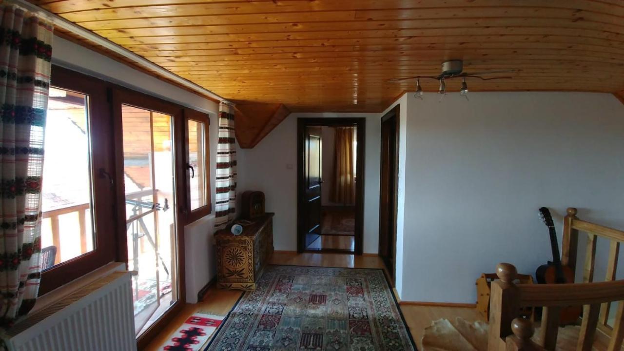 Casa Darius Villa Novaci-Straini Luaran gambar