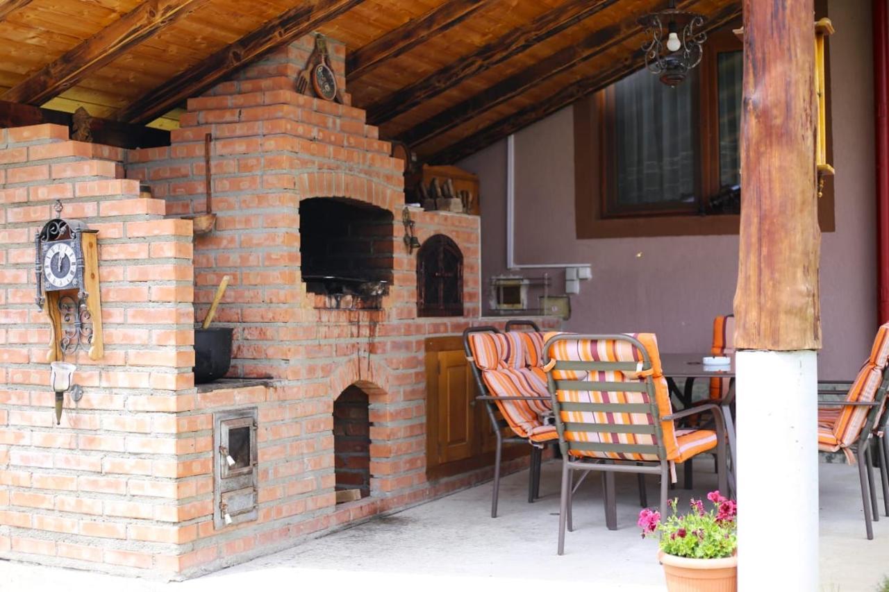 Casa Darius Villa Novaci-Straini Luaran gambar