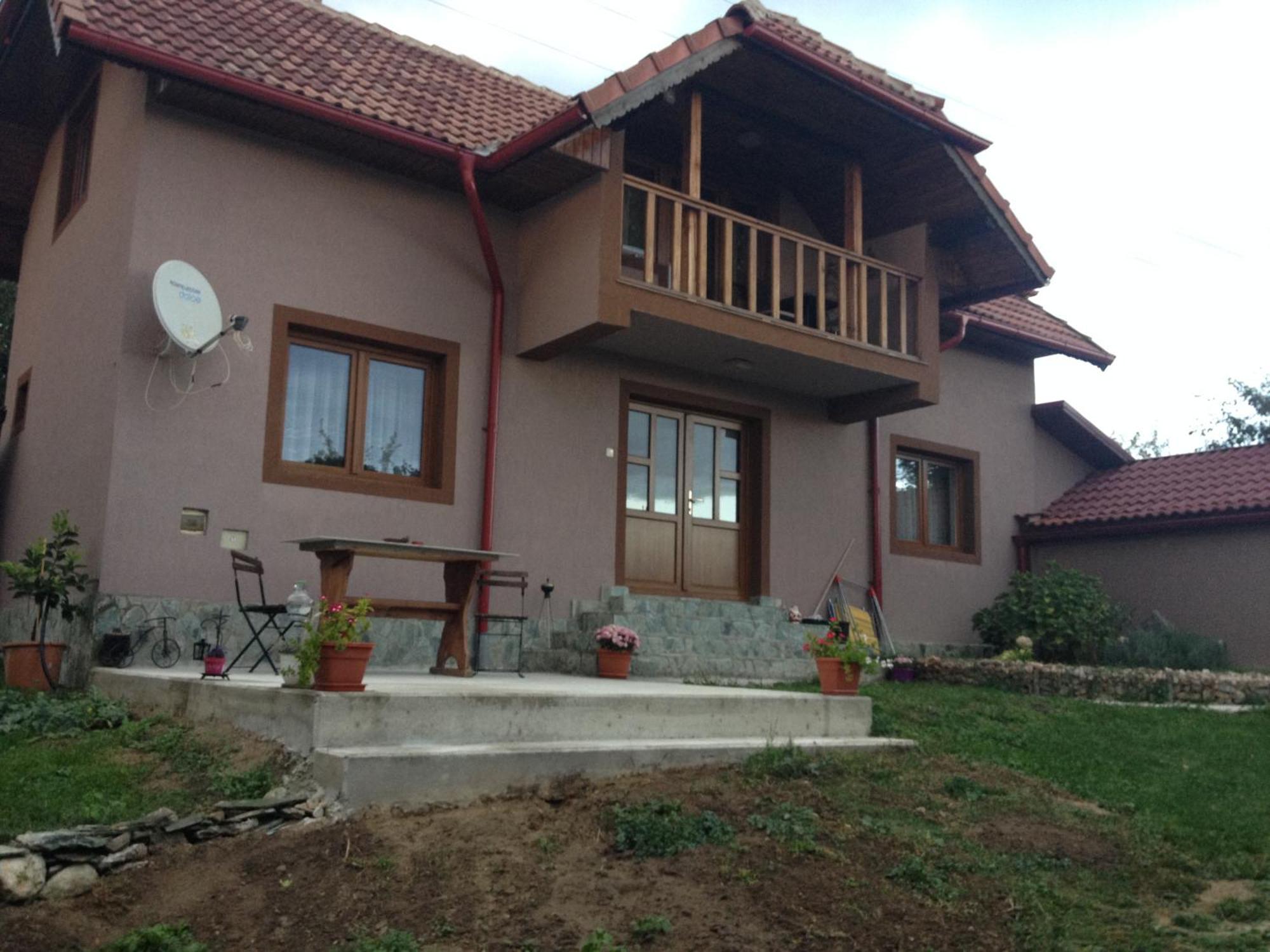 Casa Darius Villa Novaci-Straini Luaran gambar